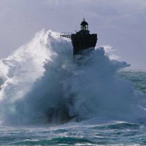 Phare du Four lors d une tempete