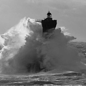 Phare du Four lors d une tempete