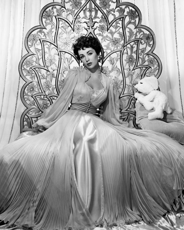 Elizabeth Taylor 1951 Glamour Shoot