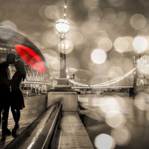 Kissing in London (detail, BW)