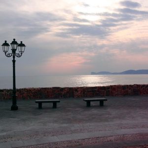 Alghero-walk-sunset-old-city