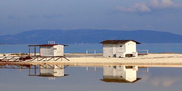 Stintino-sea-salt-flats-wooden-houses-VII